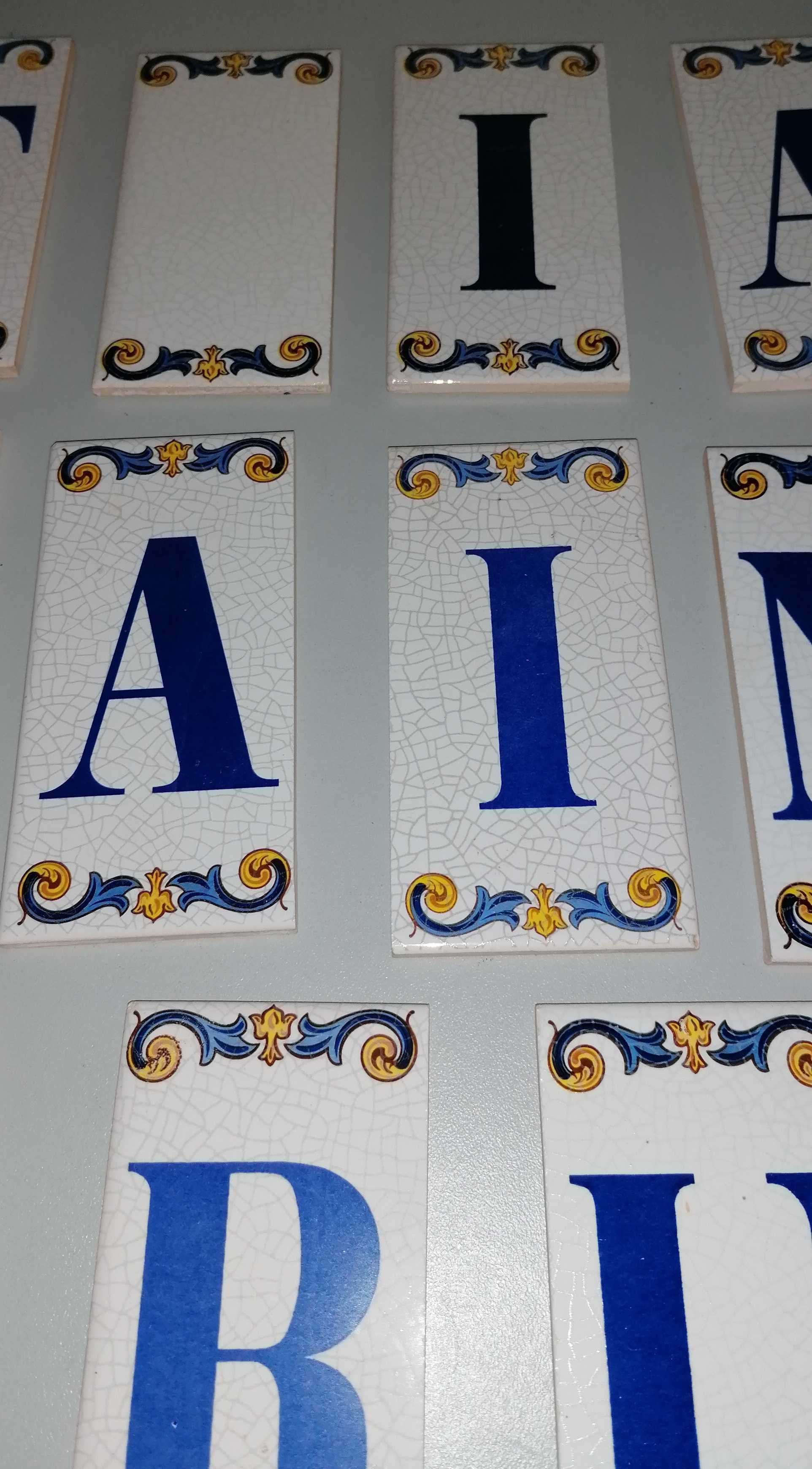 Azulejos decoração letras,      todas por 5€