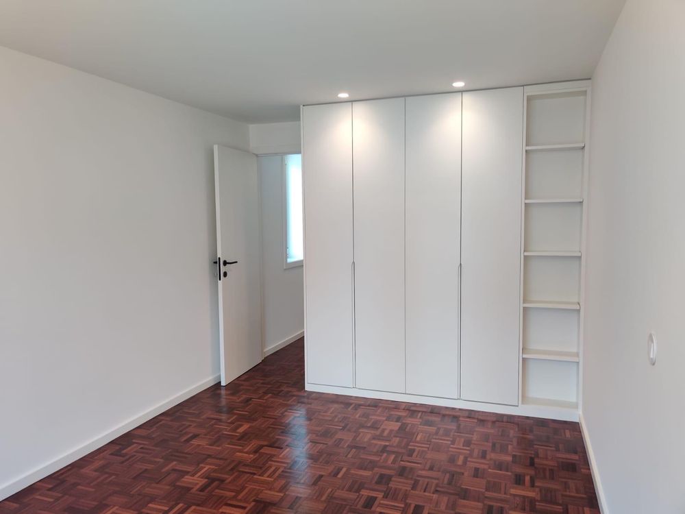 Moradia em banda T3 com Jardim e garagem Lar do Trabalhador