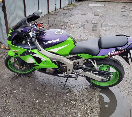 Motocykl Kawasaki Ninja 600 (kurtka+buty+2 kaski)