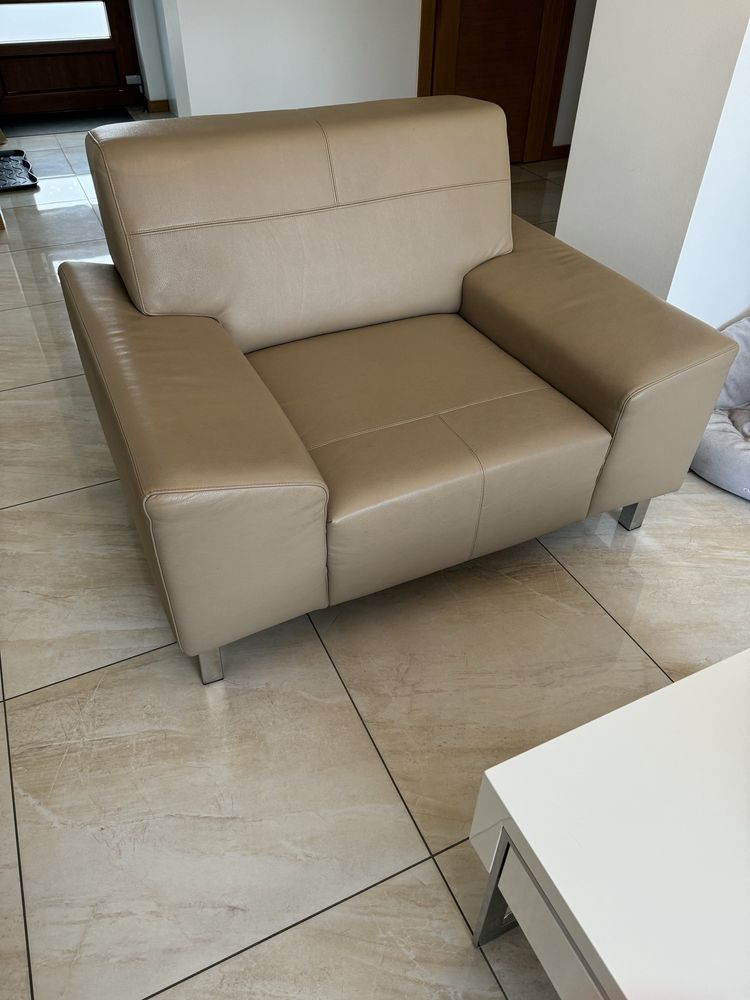 komplet wypoczynkowy ze skóry sofa, fotel, puf Rosanero