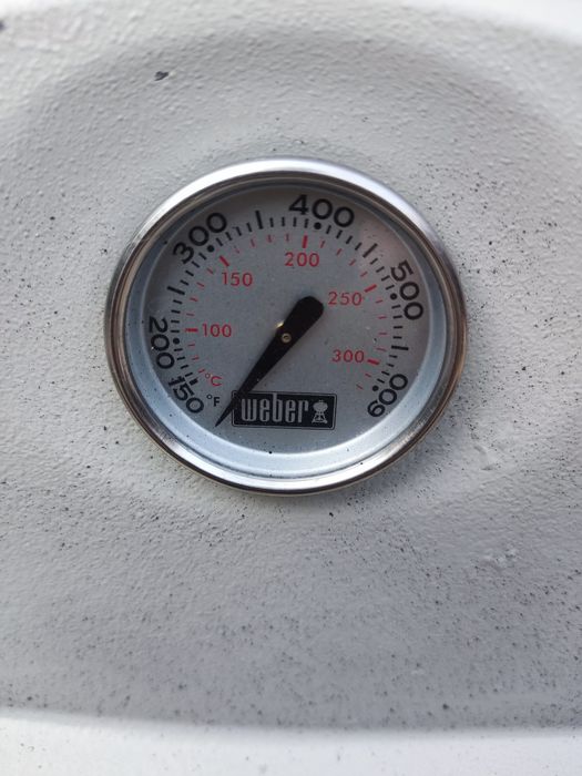 Grill gazowy Weber duży ze  stolikiem - założone nowe palniki..