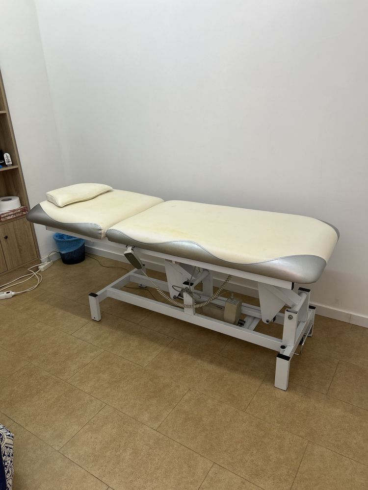 Marquesa elétrica, de clinica de estética, em ótimo estado