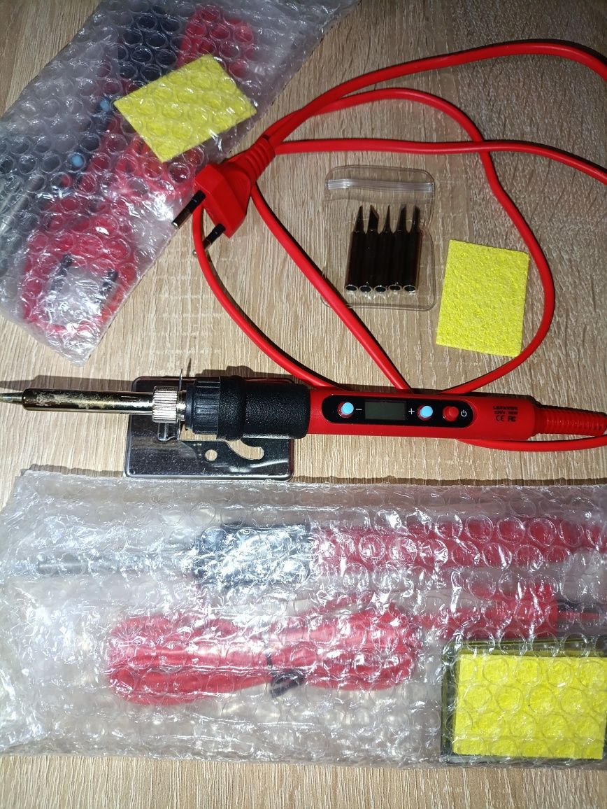 Паяльник LEFAVOR 250v 80w. 180-500 C° набір жал 5шт. підставка та губк