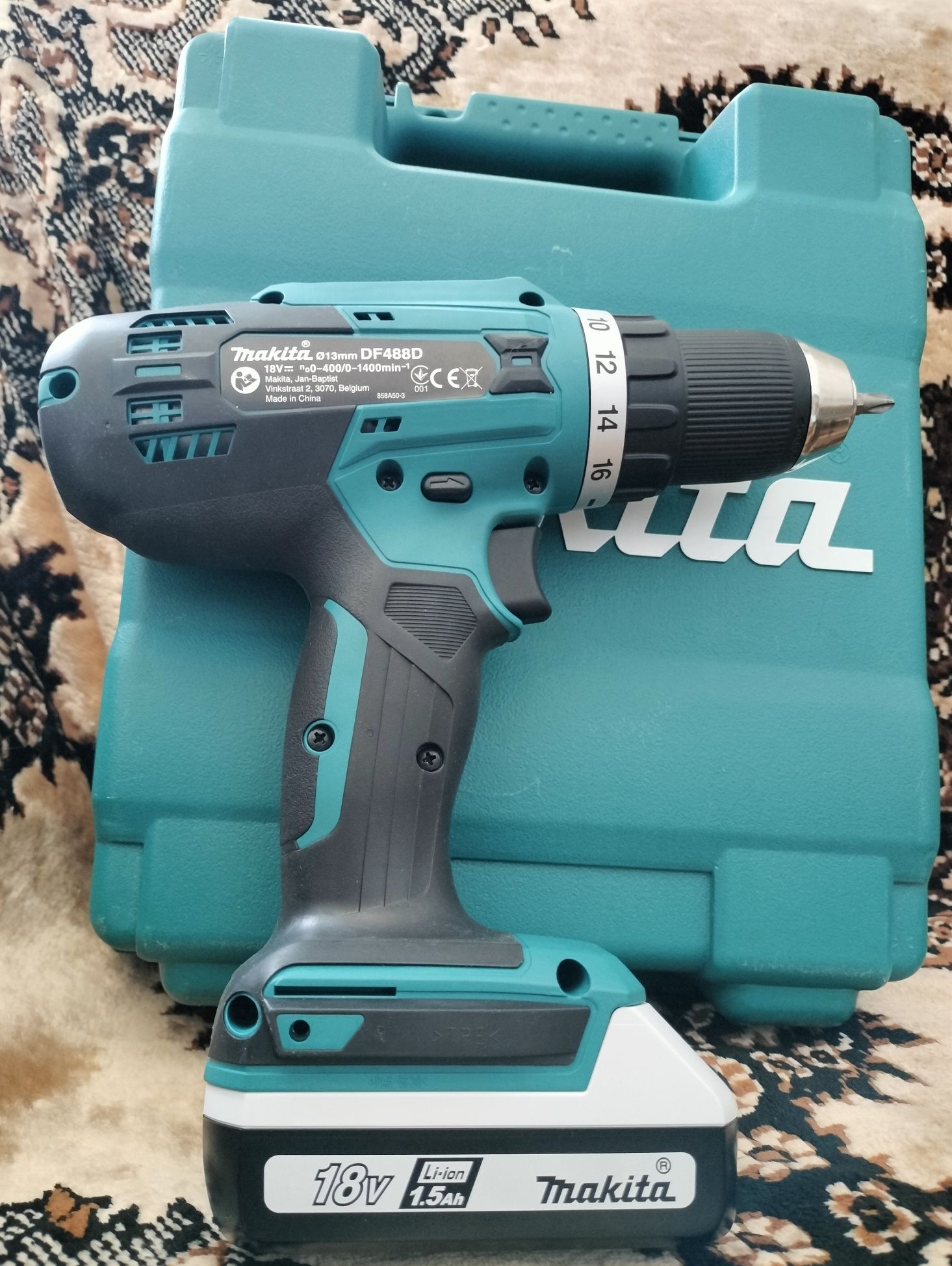 Шуруповерт акумуляторний Makita DF488D