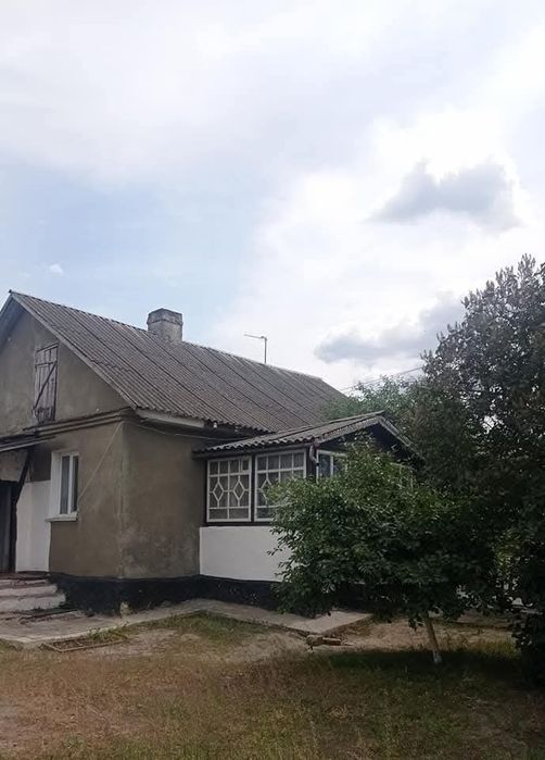 Продам будинок в житловому стані