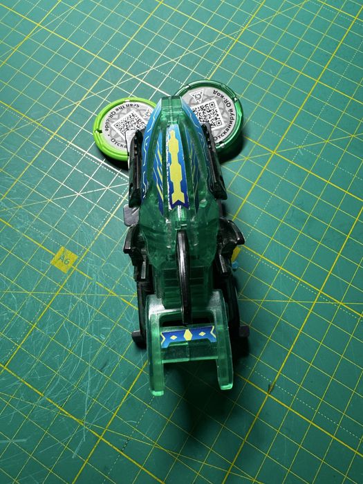 Машинка-трансформер Screechers Wild S2 L1 Шаркоїд (EU684204) скричер