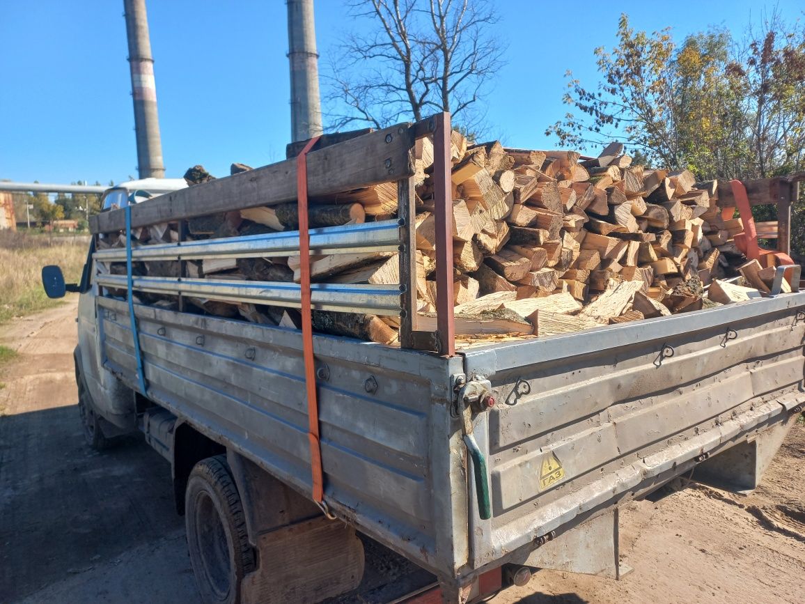 Дрова колоті  4 куби укладені 8000 дуб та ясен