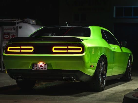 Dodge Challenger Wyjątkowy Dodge Challenger 3.6 SXT Plus