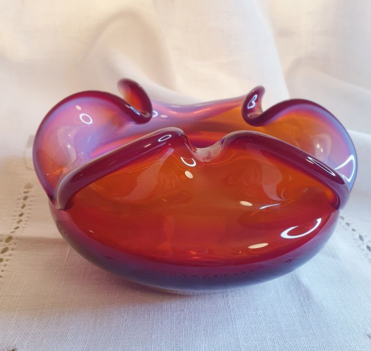 Wazonik, czarka, osiołek.