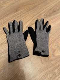 Szare rękawiczki damskie z guziczkiem