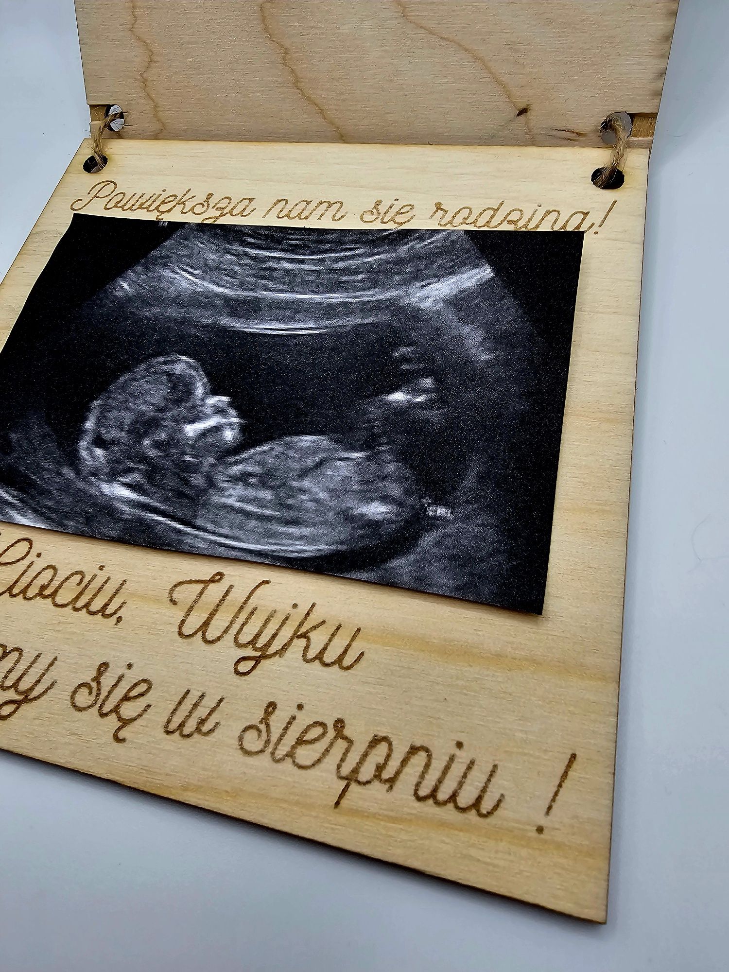 Drewniana personalizowana tabliczka do ogłoszenia ciąży