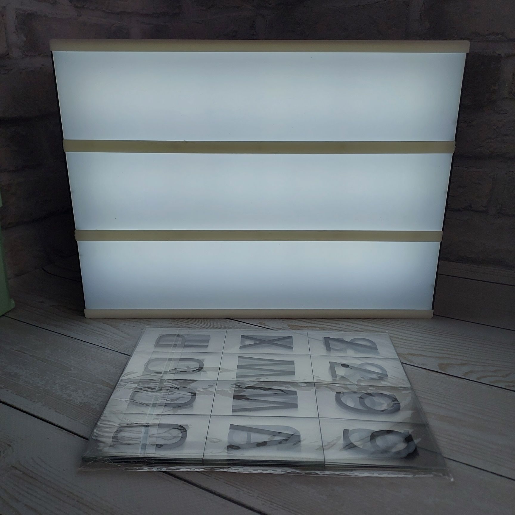 Нічник-лайтбокс Light Box із літерами А4 (90 символів)