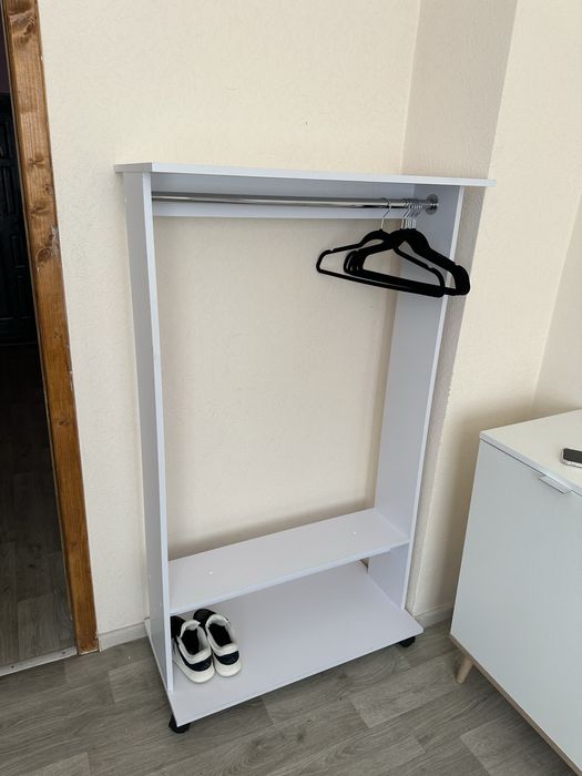 Гардеробна стійка. Вішак