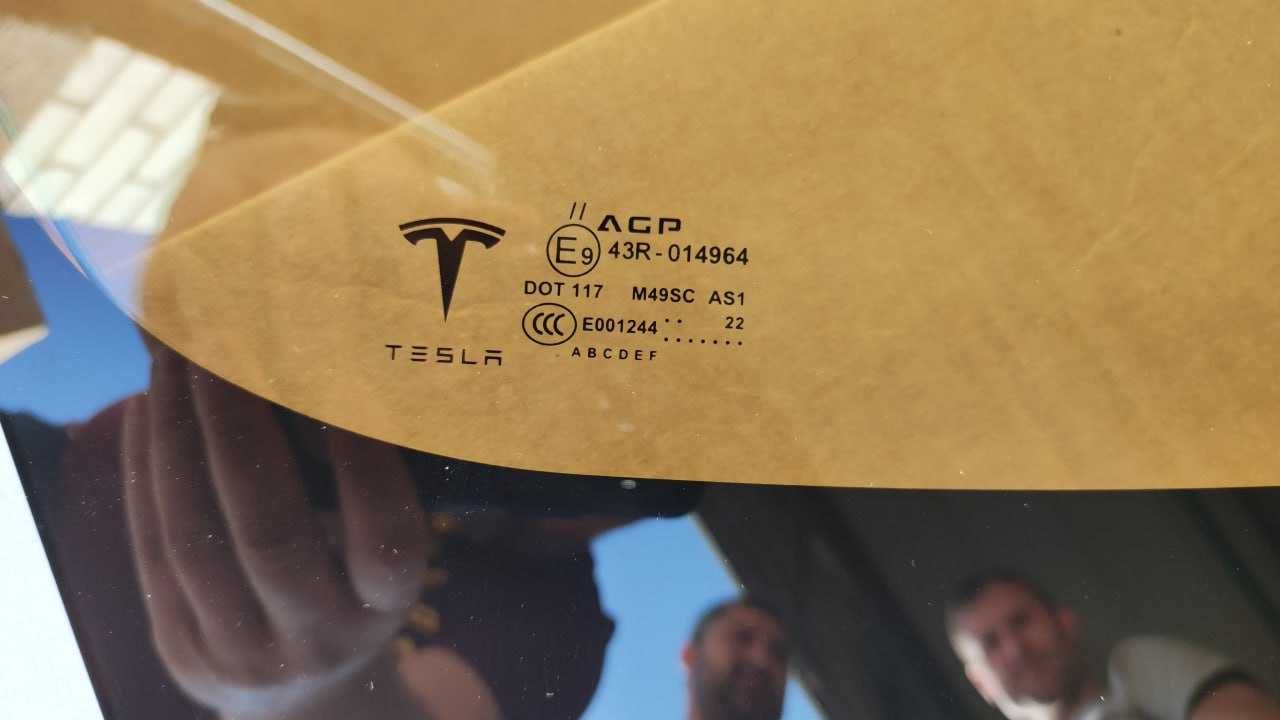 Стекло лобовое Tesla Model Х Plaid (с 2021 г.в.)