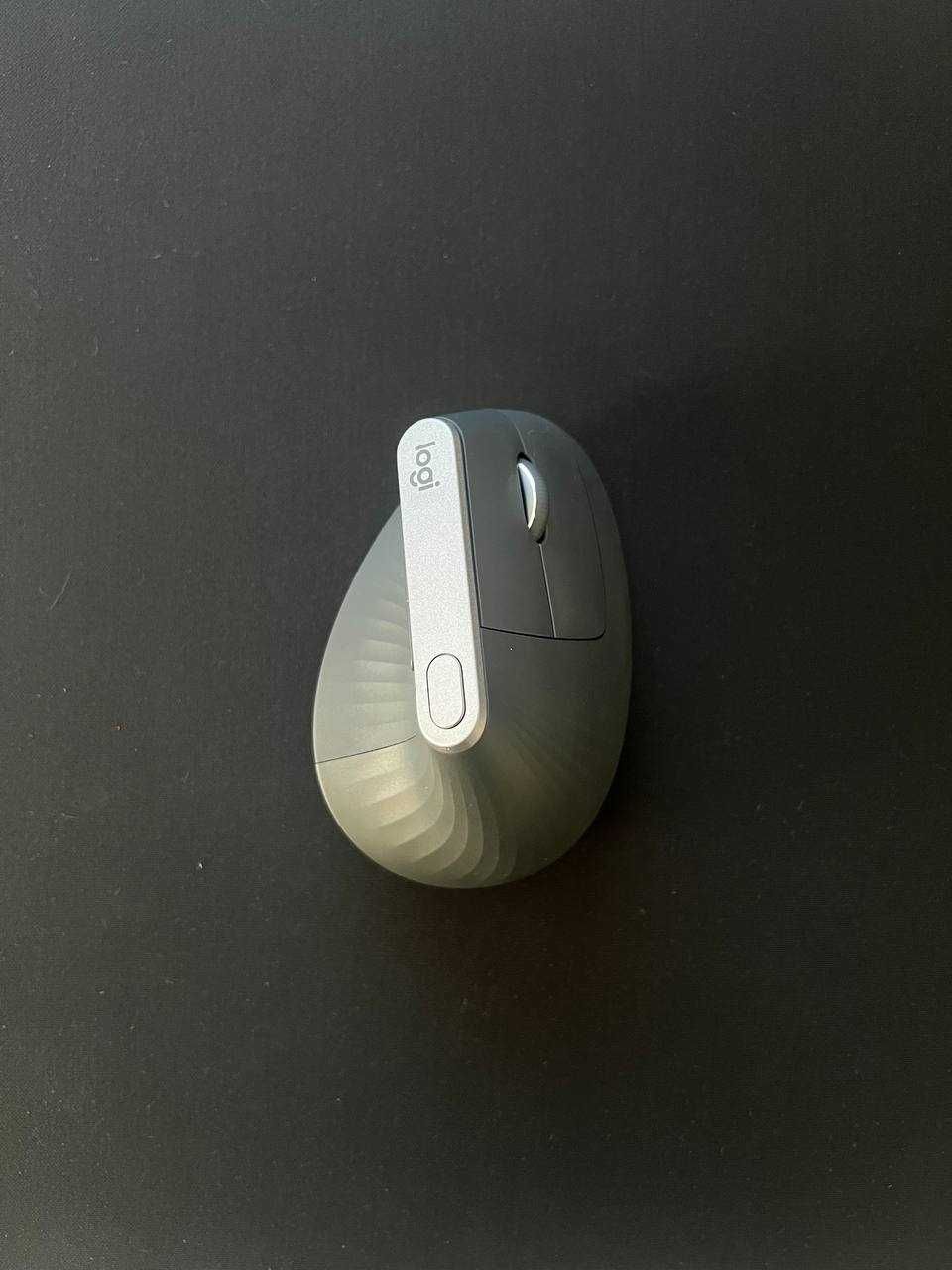 Logitech MX Vertical Ergonomic