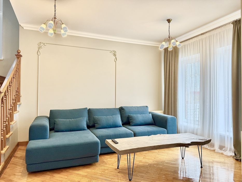 Шикарний котедж з каміном 3/х кім в Кутківцях