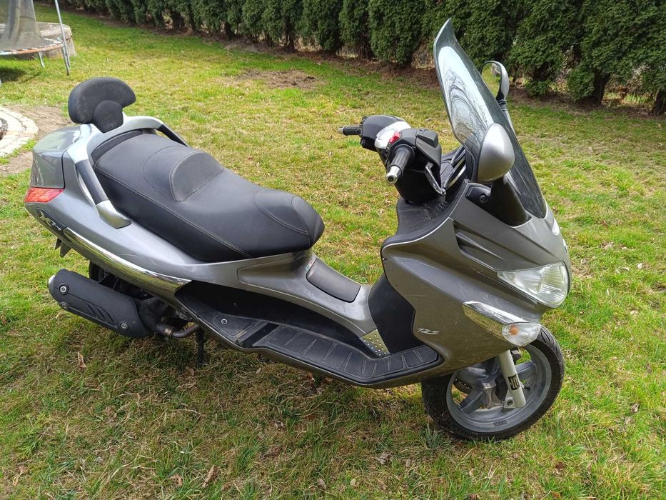 Skuter Piaggio Xevo 125