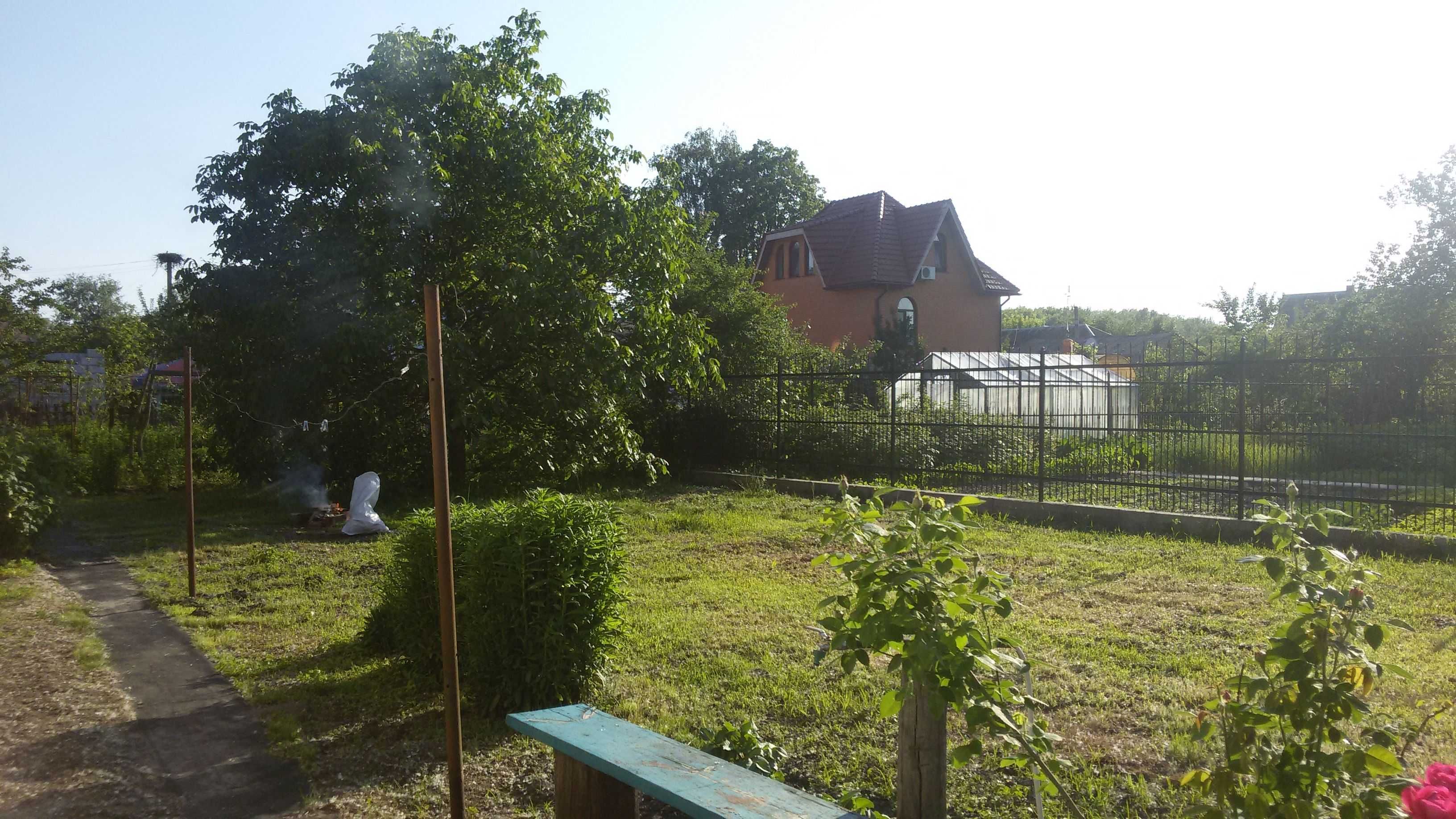 Продаю 2 будинки на одній ділянці в м. Остер