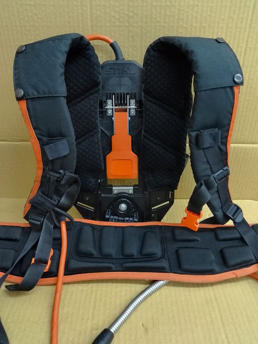 Stihl BGA 100 AR 3000 L Dmuchawa Akumulatorowa z Akumulatorem Plecakow