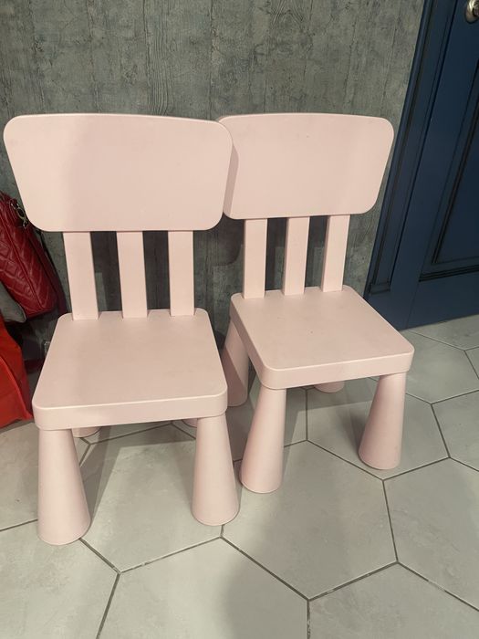 Стол дитячій і стільчікі IKEA