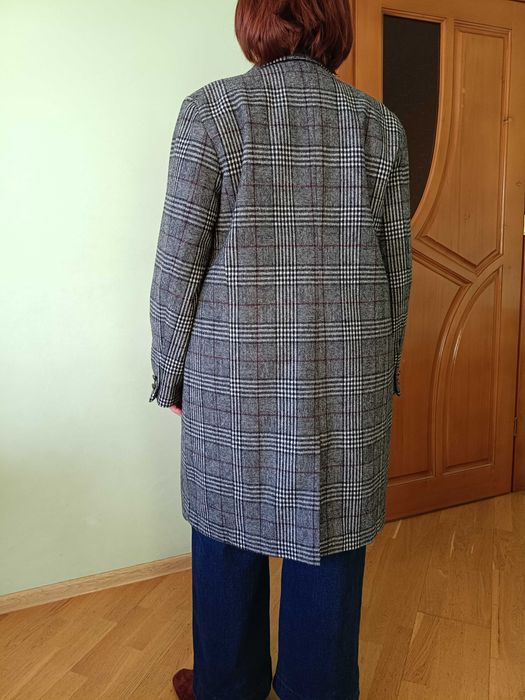 Стильне жіноче пальто бренду "RESERVED" р.50