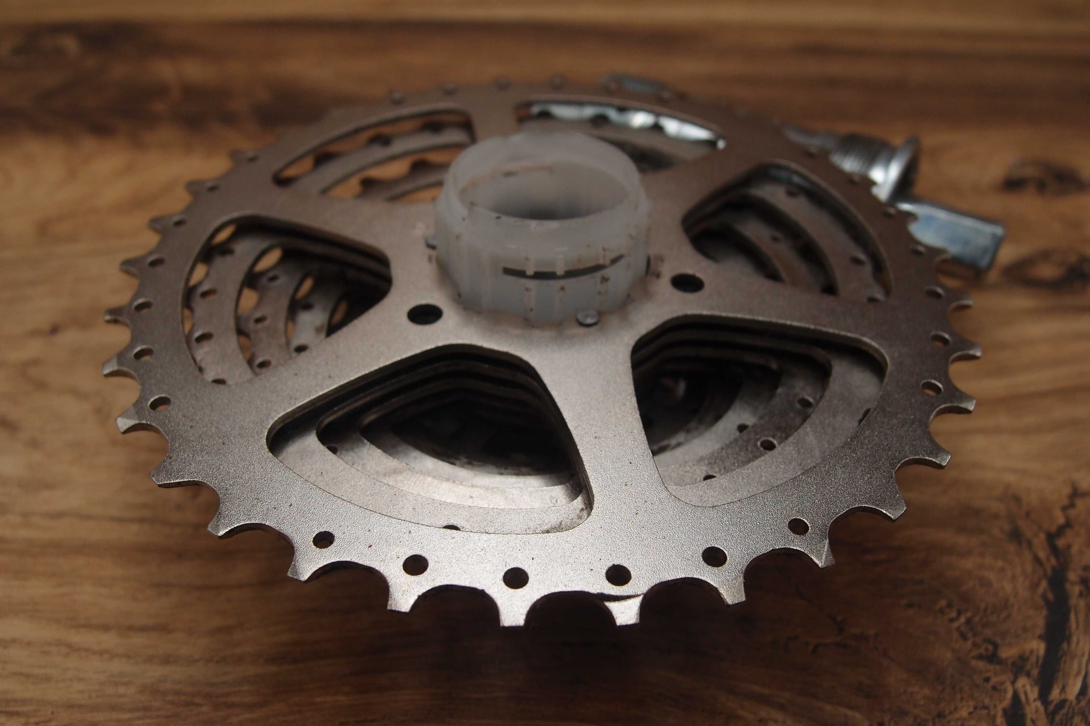 kaseta rowerowa Shimano CS-HG61-9 rzędów 11-34 T
