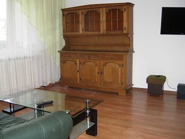 Pokój z kuchnią 34m2, oszklony balkon, spokojna zielona okolica.