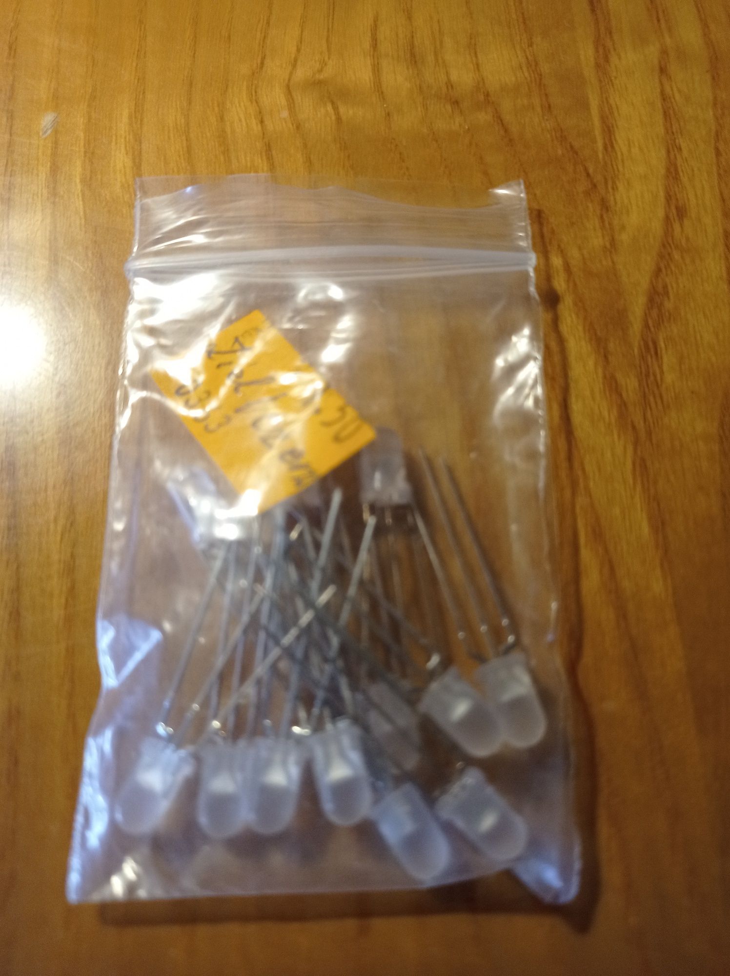 Dioda LED 5 czer-ziel.sztuk 5