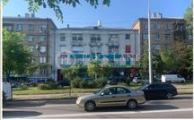 Голосіївський проспект 104. Окрема будівля/торгівельний центр.