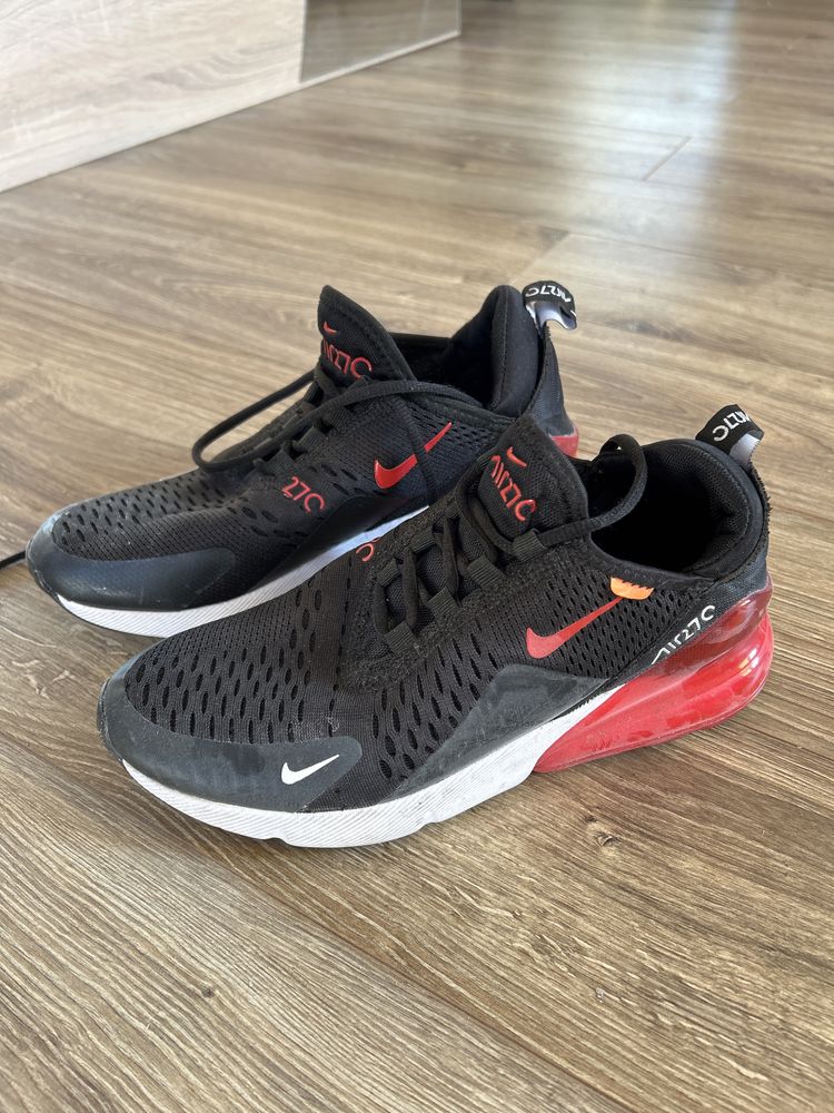 Buty nike czarne air 270