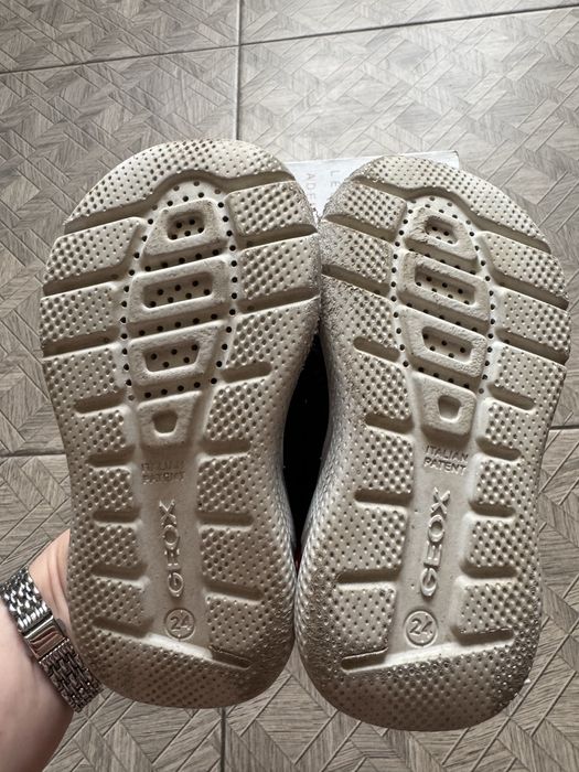 Дитячі кросівки Geox р. 24.  Оригінал, в гарному стані