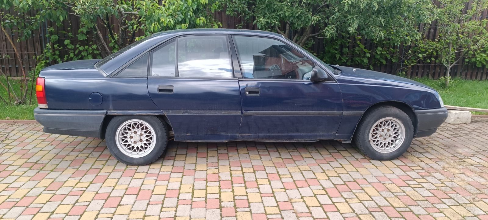 Опель омега 2.0і АКПП 1990г