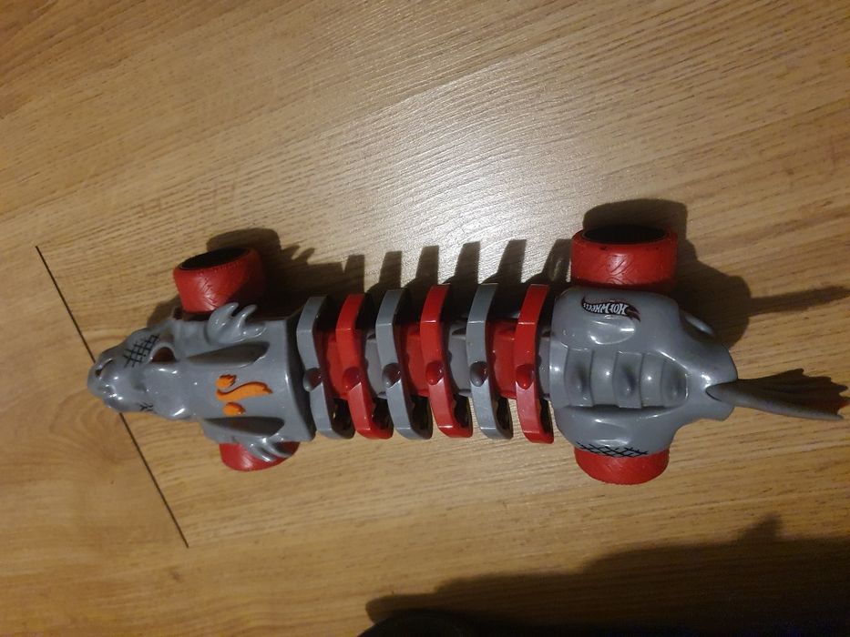 Autko smok Hot Wheels