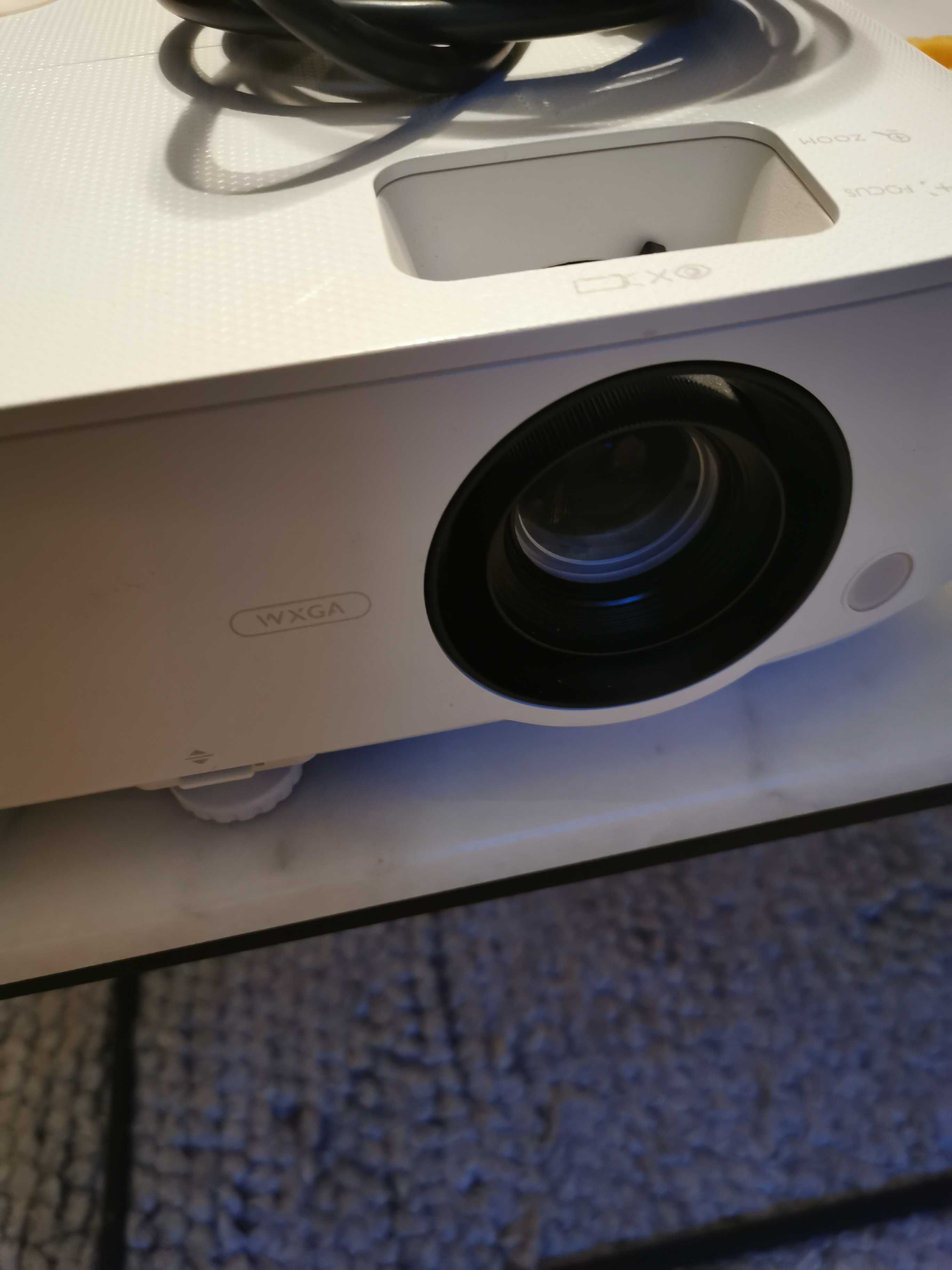 Projektor benq. Mw535