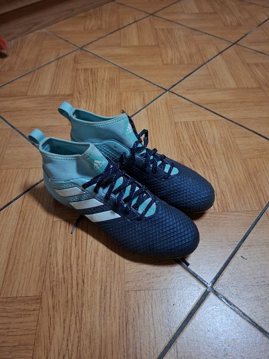 Chuteiras como novas