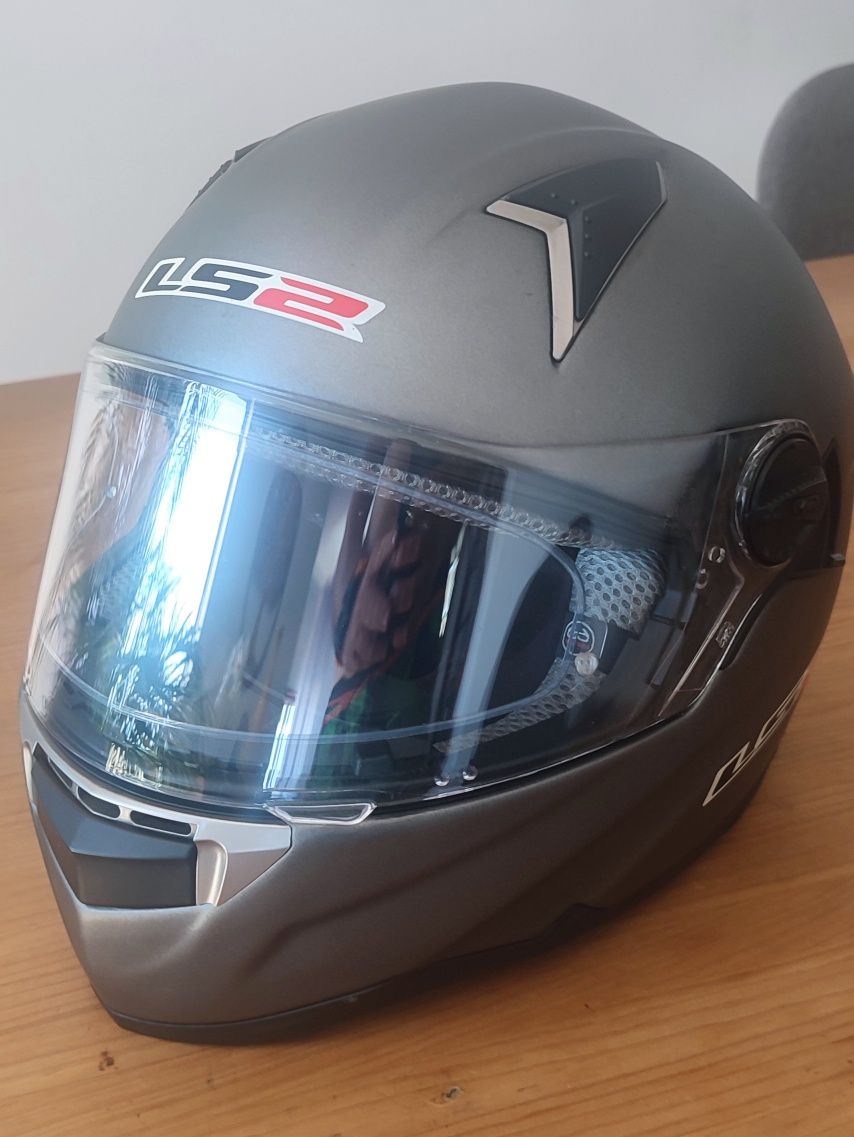 Capacete LS2 (integral)