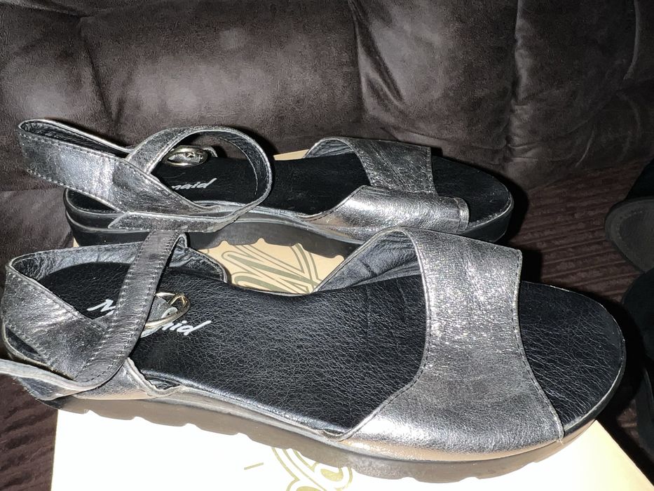 Продам босоніжки 36 розмір