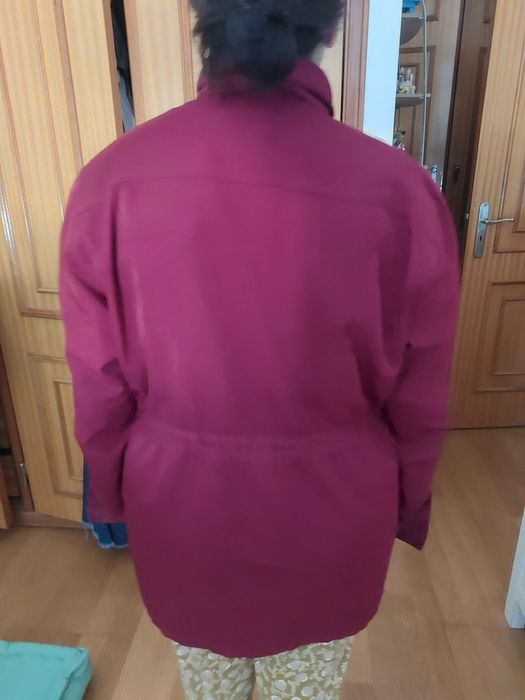 Parka feminina marca Aierda veste L usada
