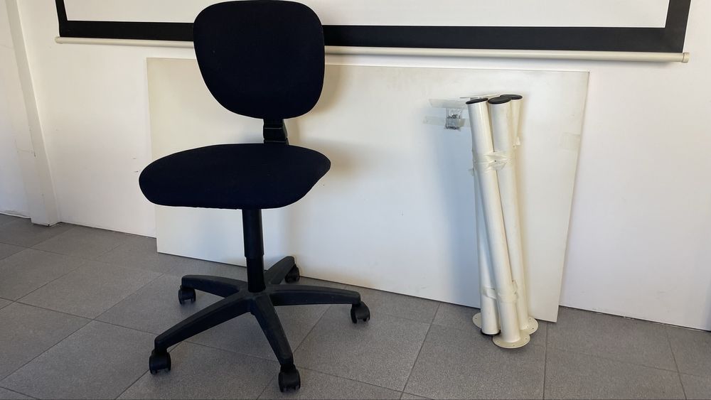 Mesa secretaria com cadeira