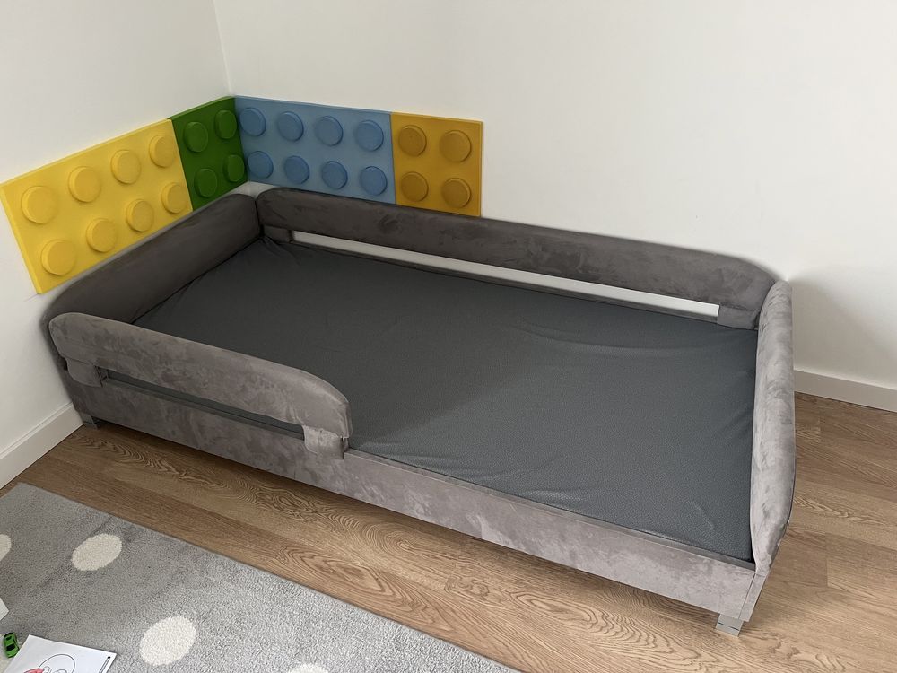 Łóżko dla dziecka 90 x 180 szare tapicerowane z materacem