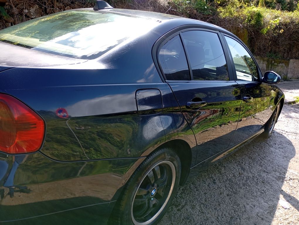 Vendo BMW 320d e90