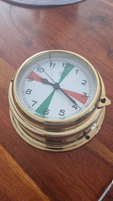 Stary zegar metalowy busola