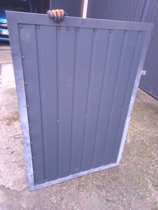 Drzwi,brama do piwnicy ,poddasza