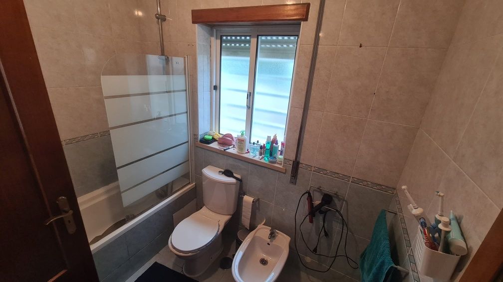 Apartamento T3 situado na Aveleira