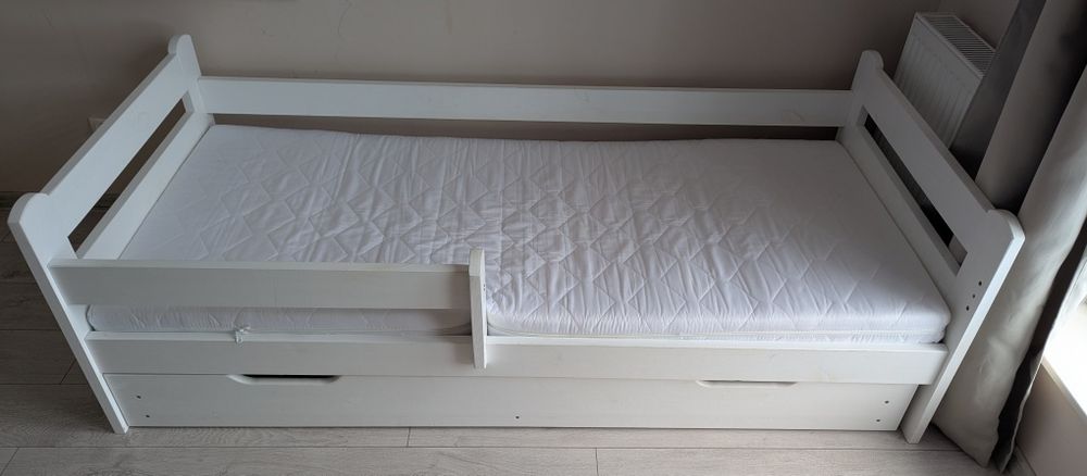 Łóżko łóżeczko dziecięce ze stelażem TYMEK 80x160 cm AGATA MEBLE z mat