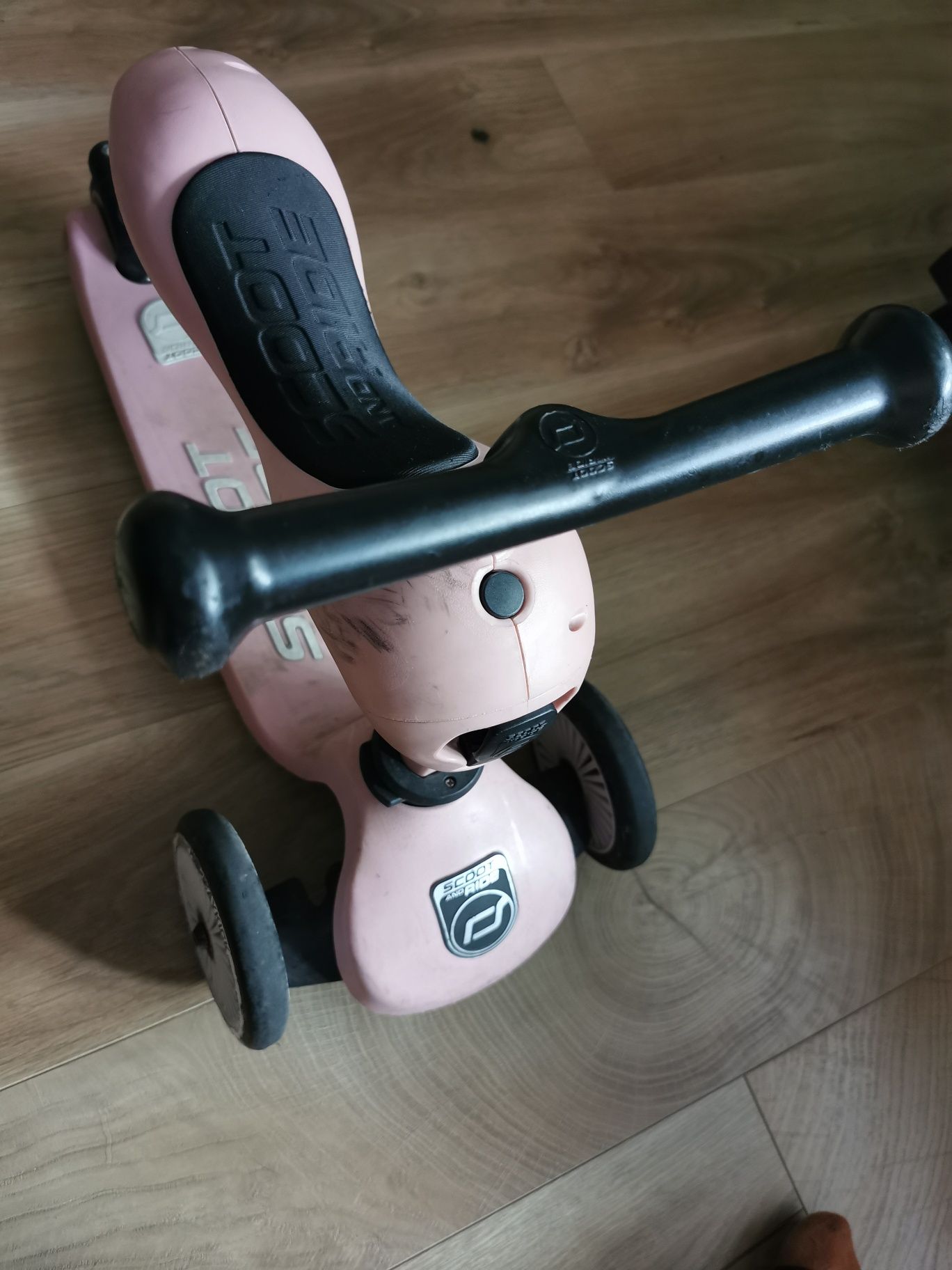 Jeździk scoot and ride