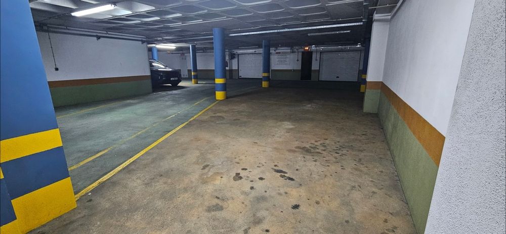 Arrendo Lugar de Garagem Duplo