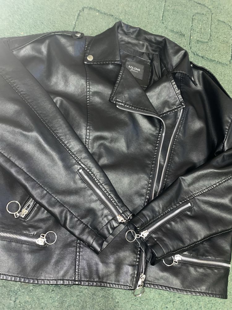 Продам кожанку б/у