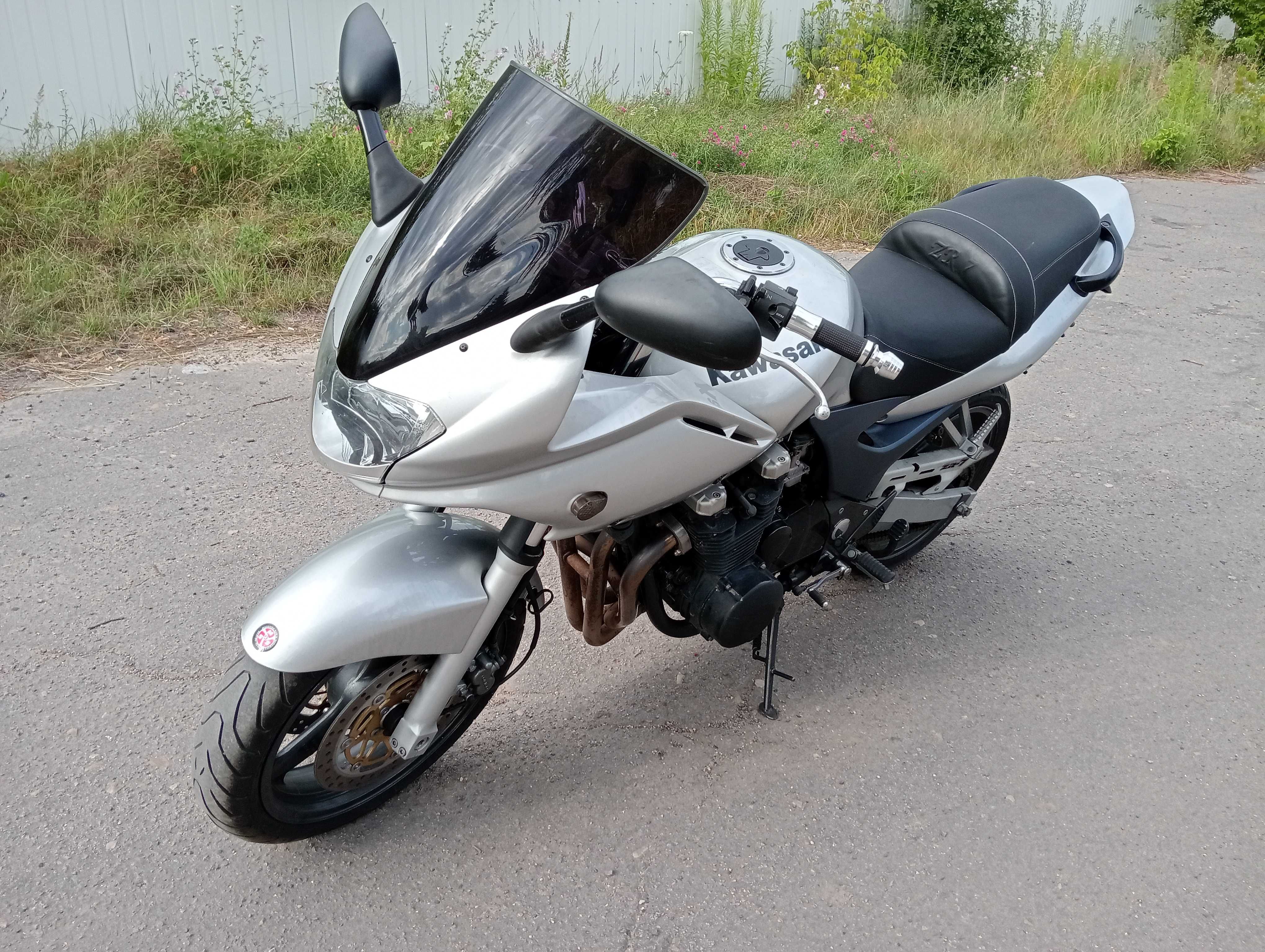 Продам kawasaki zr-7s