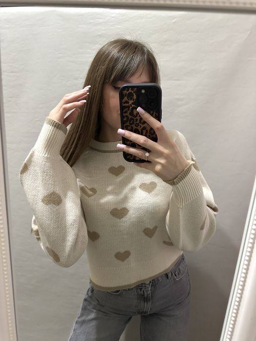 Новий жіночий светрик в сердечках розмір М